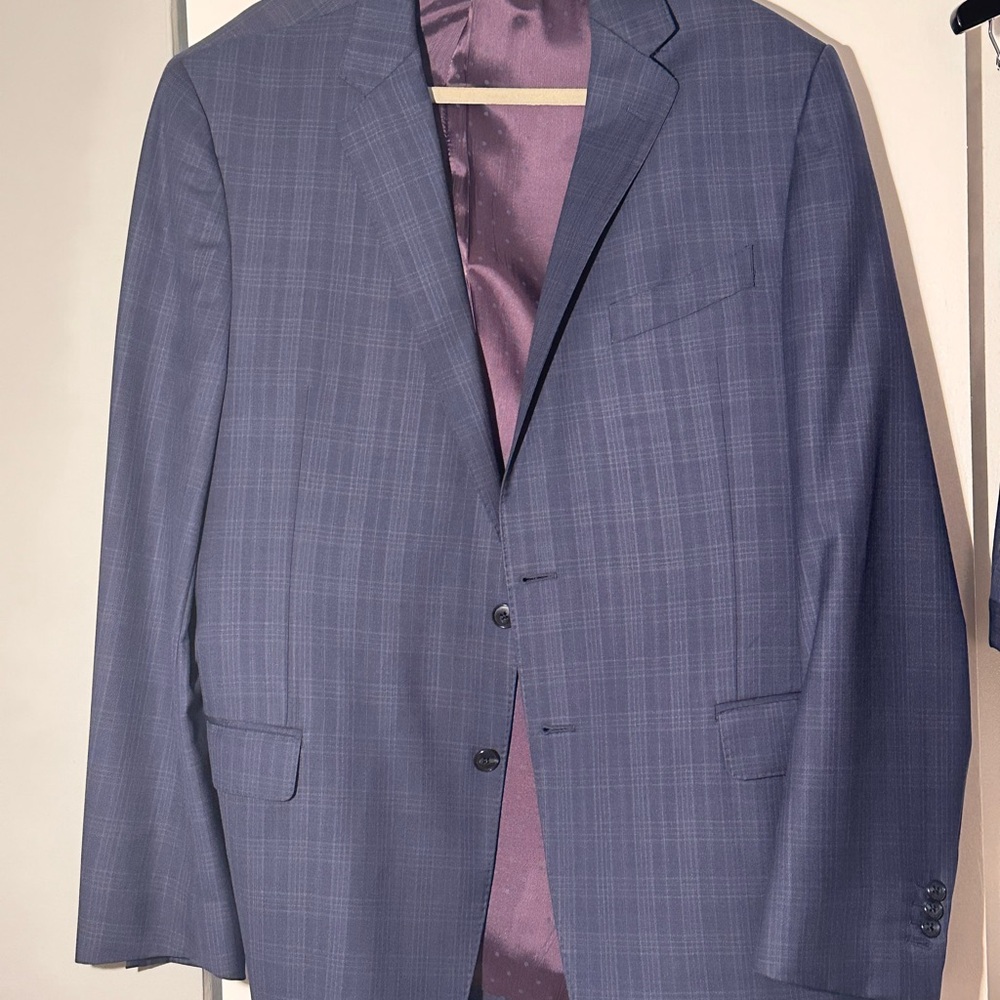 Like new ! Custom Jos A Bank suit with fabric from Ermenegildo Zegna
